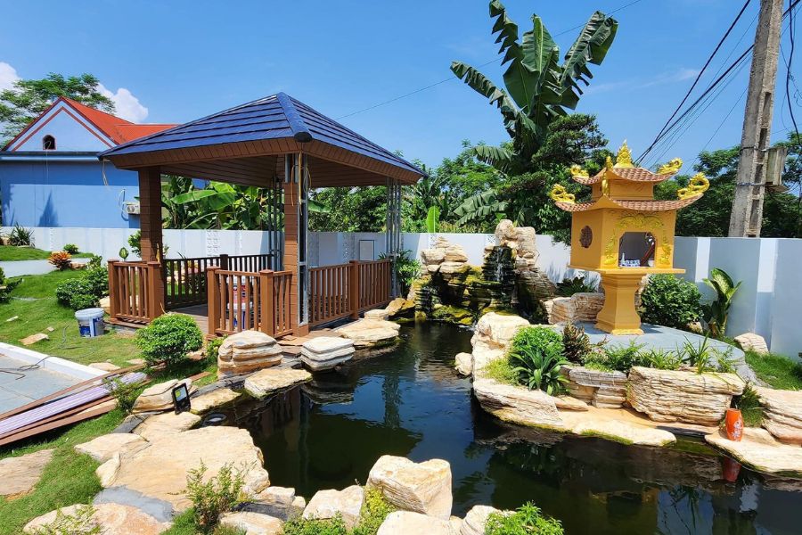 Hồ cá Koi và chòi nghỉ thực tế sau khi hoàn thiện